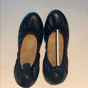 GH Bass Lana Navy slipper flat